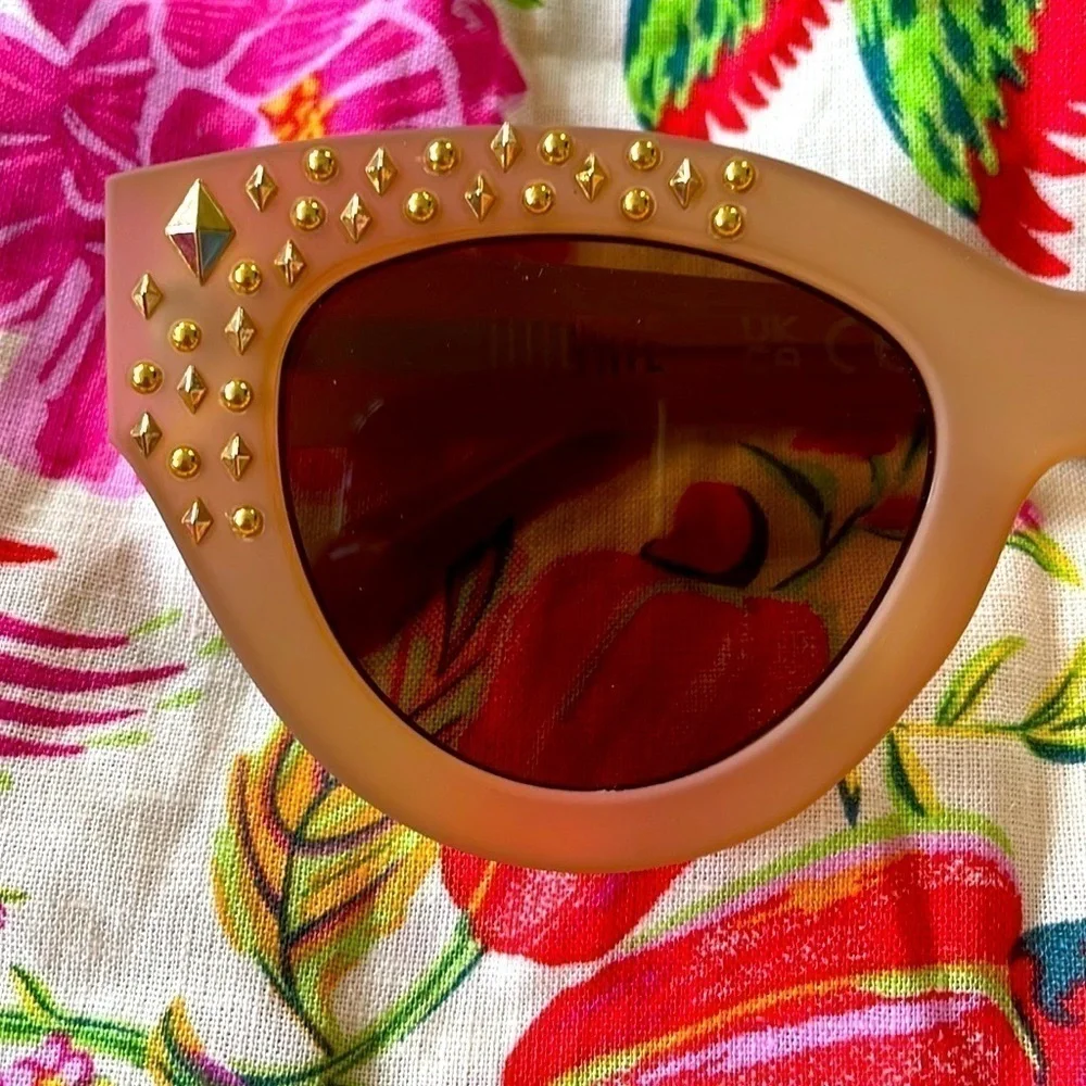 Frye brand new